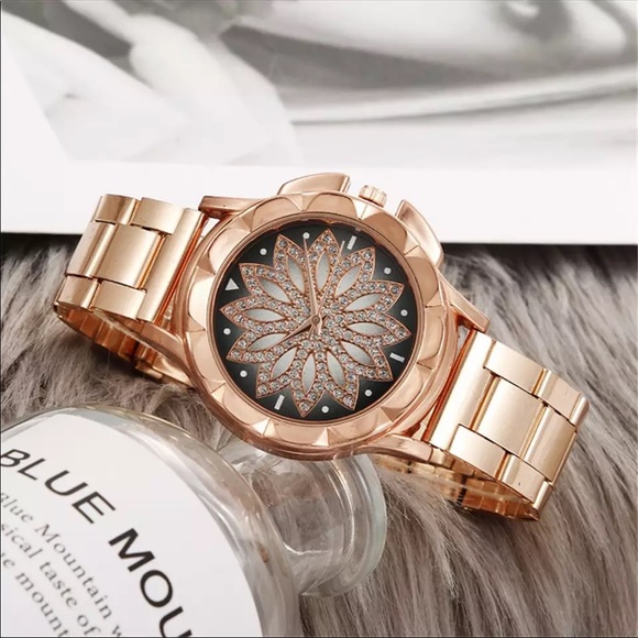 Accessories - Fashion Watch Rose Gold
